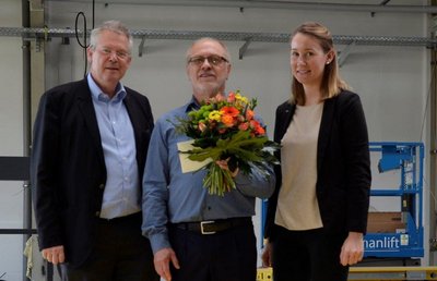Fast 42 Jahre für die Ersa: der künftige Rentner Heinrich Göckel (Mi.) mit CEO Rainer Kurtz und Personalleiterin Verena Bartschat