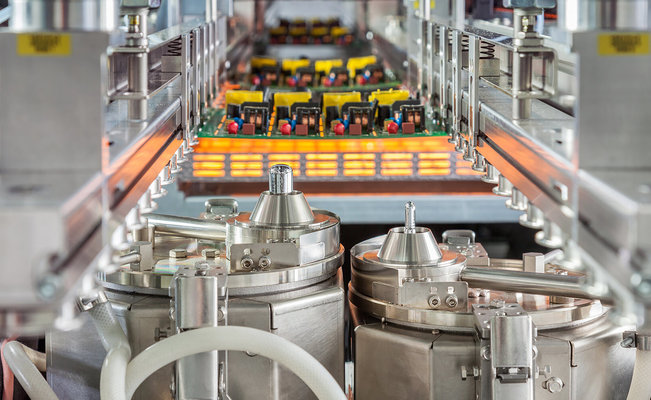 Doppeltiegel-Lötmodul mit unterschiedlichen Düsen Doppeltiegel-Lötmodul mit unterschiedlichen Düsen