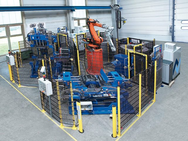 Automatisiertes Gießen mit integriertem Handling Schwerkraftguss-Gießzelle mit Roboter