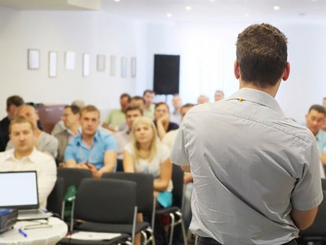 Trainings beim Kunden oder im Kurtz Headquarter Trainings beim Kunden oder im Kurtz Headquarter