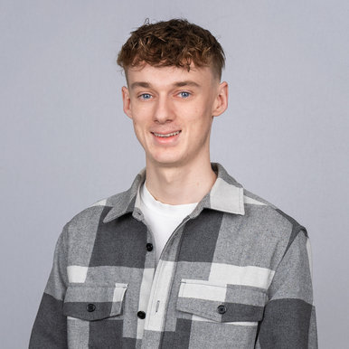 Elias Hildenbrand - Auszubildender Industriekaufmann Elias Hildenbrand - Auszubildender Industriekaufmann