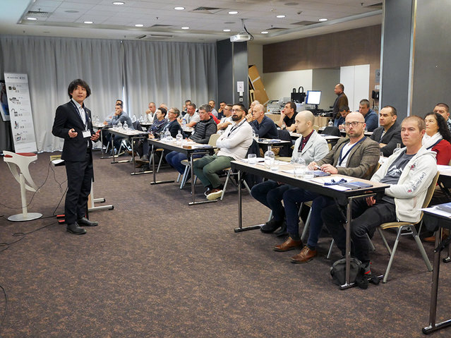 Kazuki Watanabe (Tamura Elsold) bei seinem Update zum künftigen Einsatz von Lötmaterialien Kazuki Watanabe (Tamura Elsold) bei seinem Update zum künftigen Einsatz von Lötmaterialien